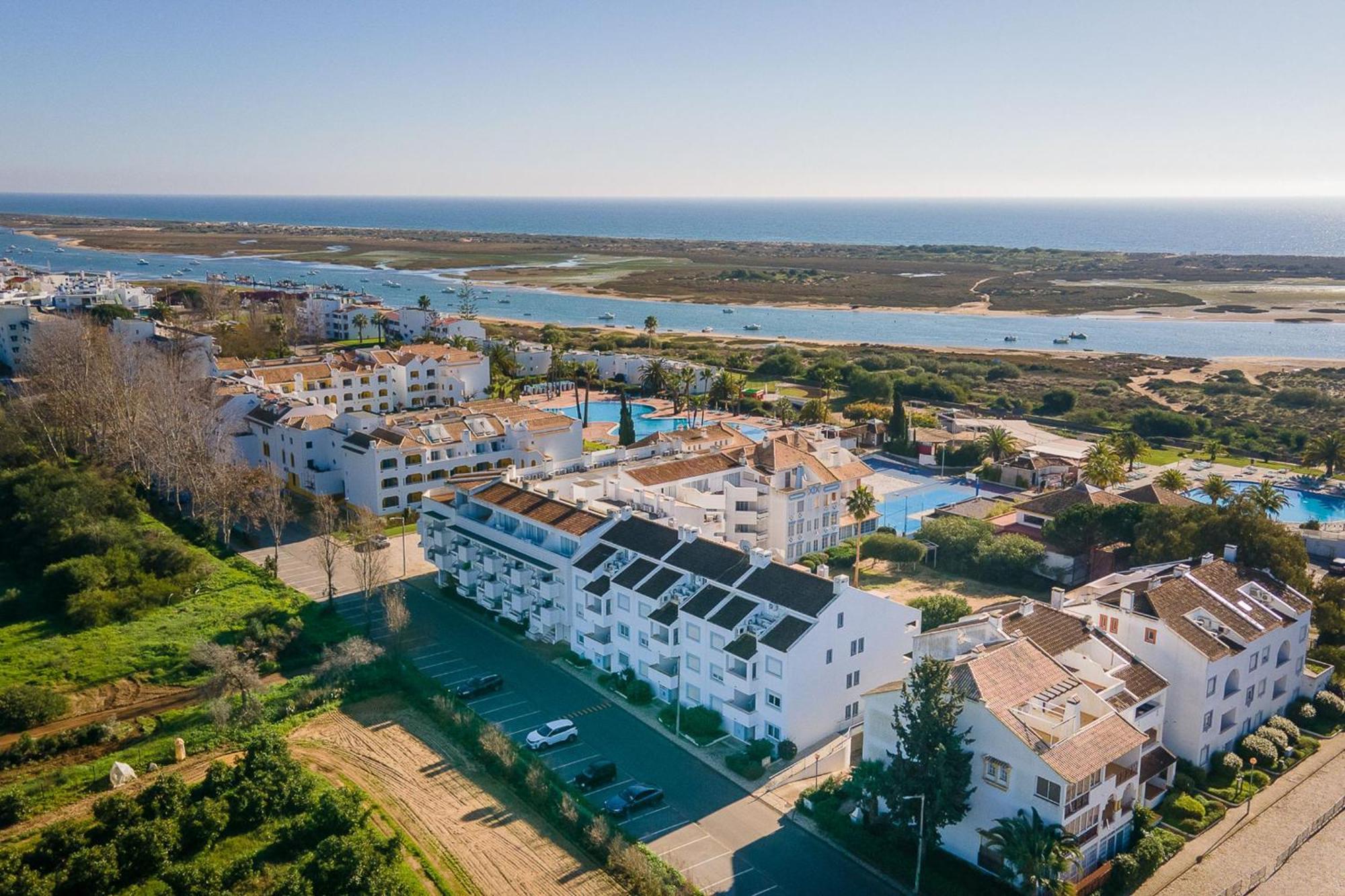Golden 1 Bdr Flat W/ Balcony & Pool By Lovelystay Cabanas De Tavira Buitenkant foto