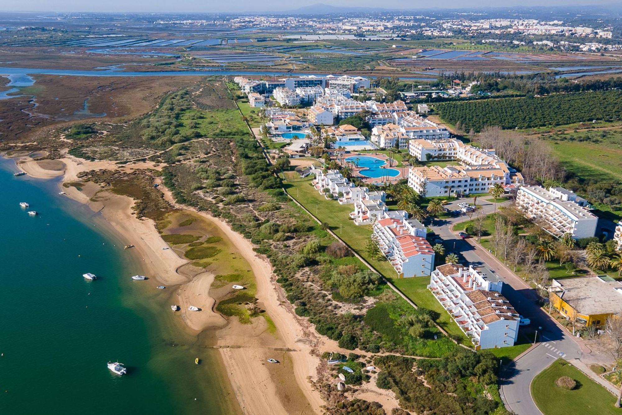 Golden 1 Bdr Flat W/ Balcony & Pool By Lovelystay Cabanas De Tavira Buitenkant foto